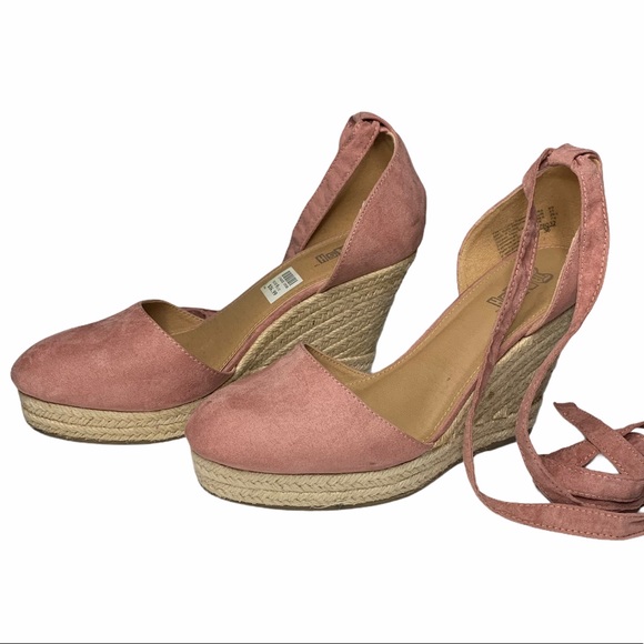blush pink wedges